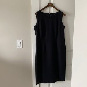 Jones Studio Sleeveless dress size 10 never been worn with tags